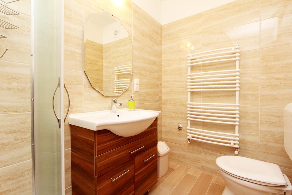 Bodo Park Apartment Heviz Room photo